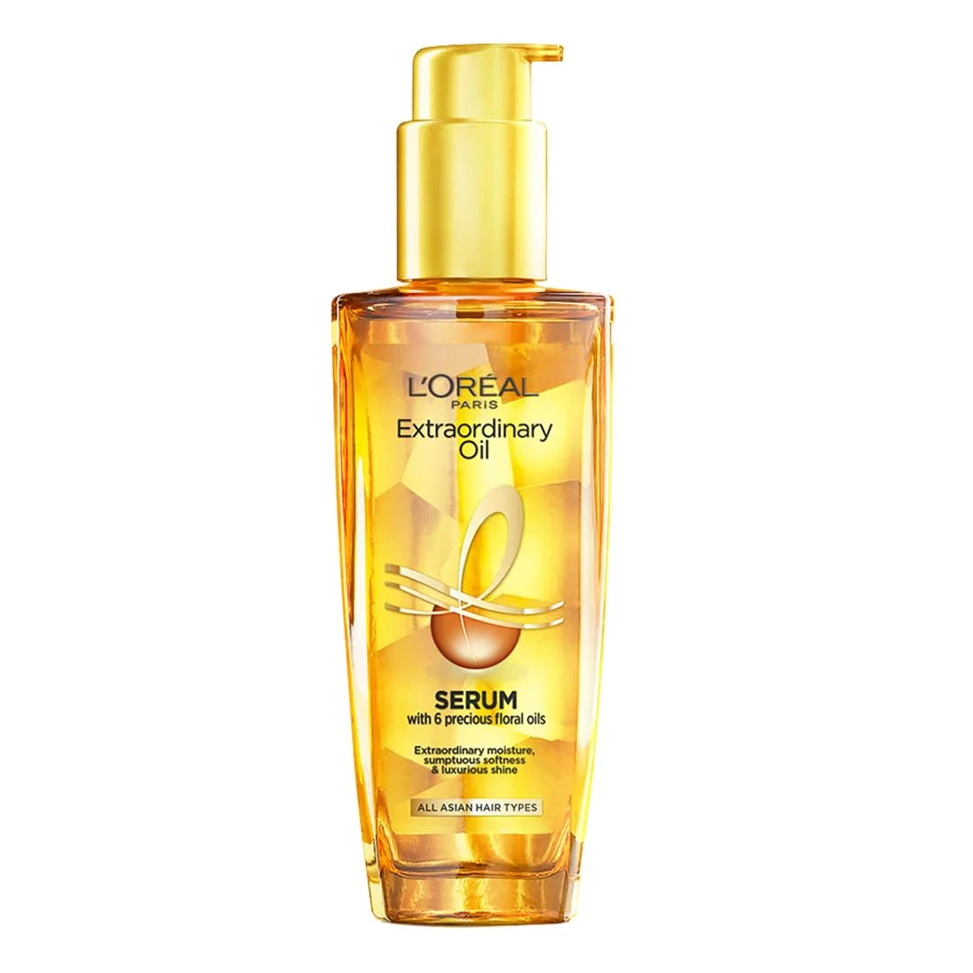 L'Oréal Paris Extraordinary Oil Serum in use